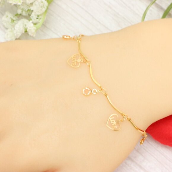 "Trendy Handmade Bracelet – A Thoughtful Gift for Girls & Women | UNVRC1005 - Picture 1 of 10